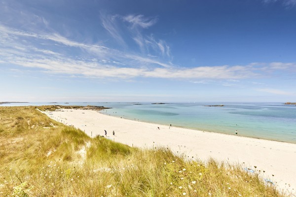 plage de Sainte Marguerite en Bretagne – sable blanc et mer turquoise
