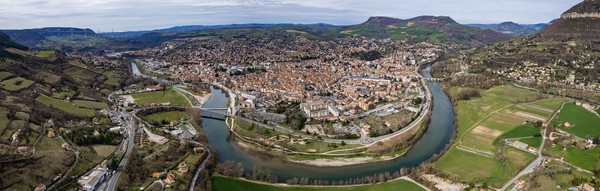 Vue aérienne autour de la vieille ville de la ville de Millau en France