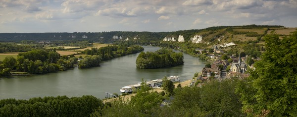 Photographie de paysage de la ville des Andelys en Normandie