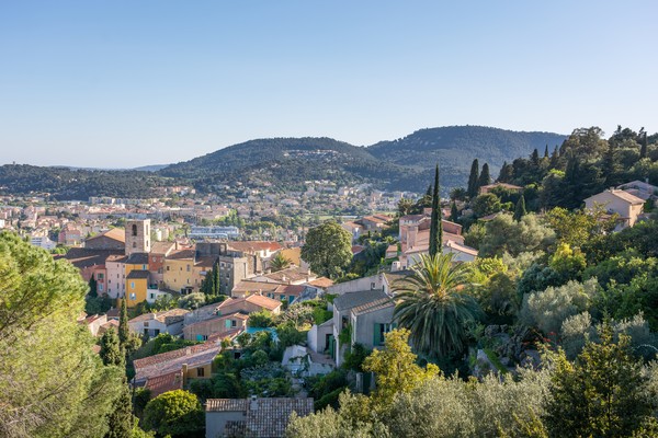 Vue panoramique de la ville de Hyères dans le sud de la France