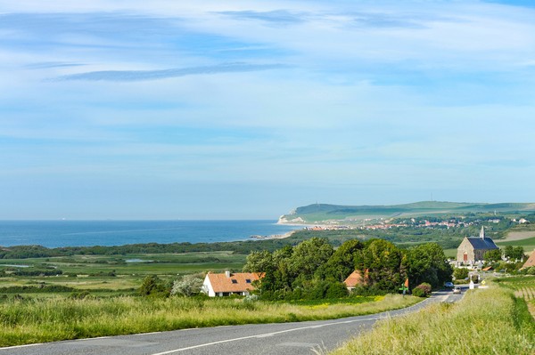 Route côtière entre Boulogne et Calais, France